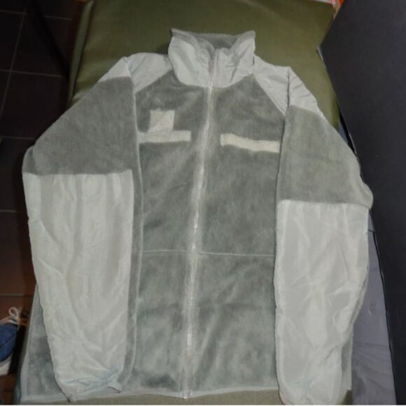 MEDIUM POLARTEC ARMY USAF GEN III FLEECE COLD WEATHER JACKET LD 4369 - Picture 1 of 13